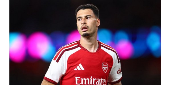 O Arsenal reformulou o seu plantel, negociando alguns jogadores importantes O Arsenal reformulou o seu plantel, negociando alguns jogadores importantes